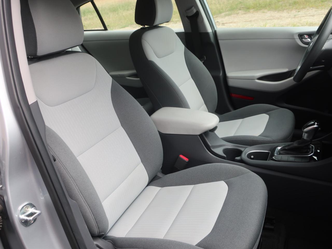 Hyundai Ioniq Hybrid Blue 2020