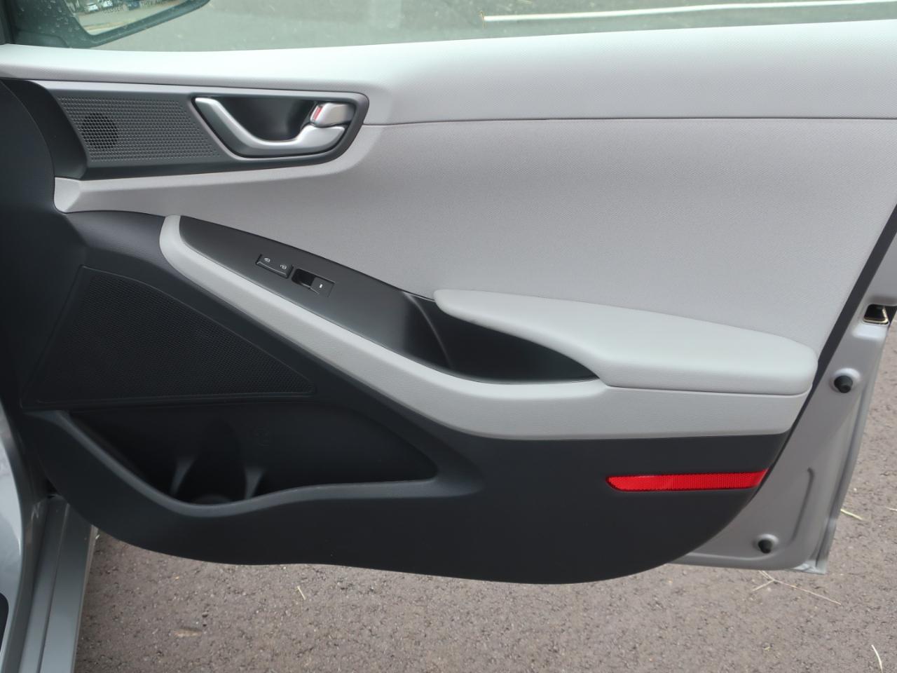 Hyundai Ioniq Hybrid Blue 2020