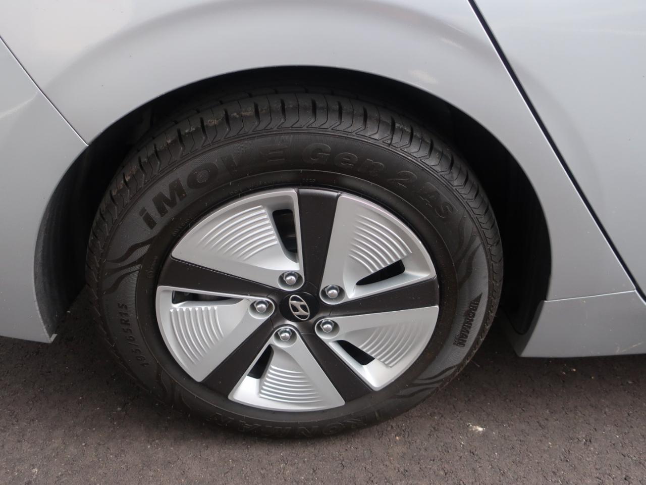 Hyundai Ioniq Hybrid Blue 2020