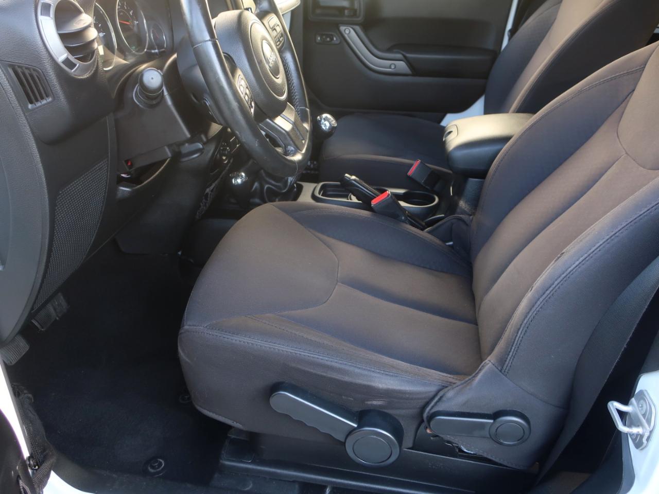 Jeep Wrangler Sport 4WD 2015