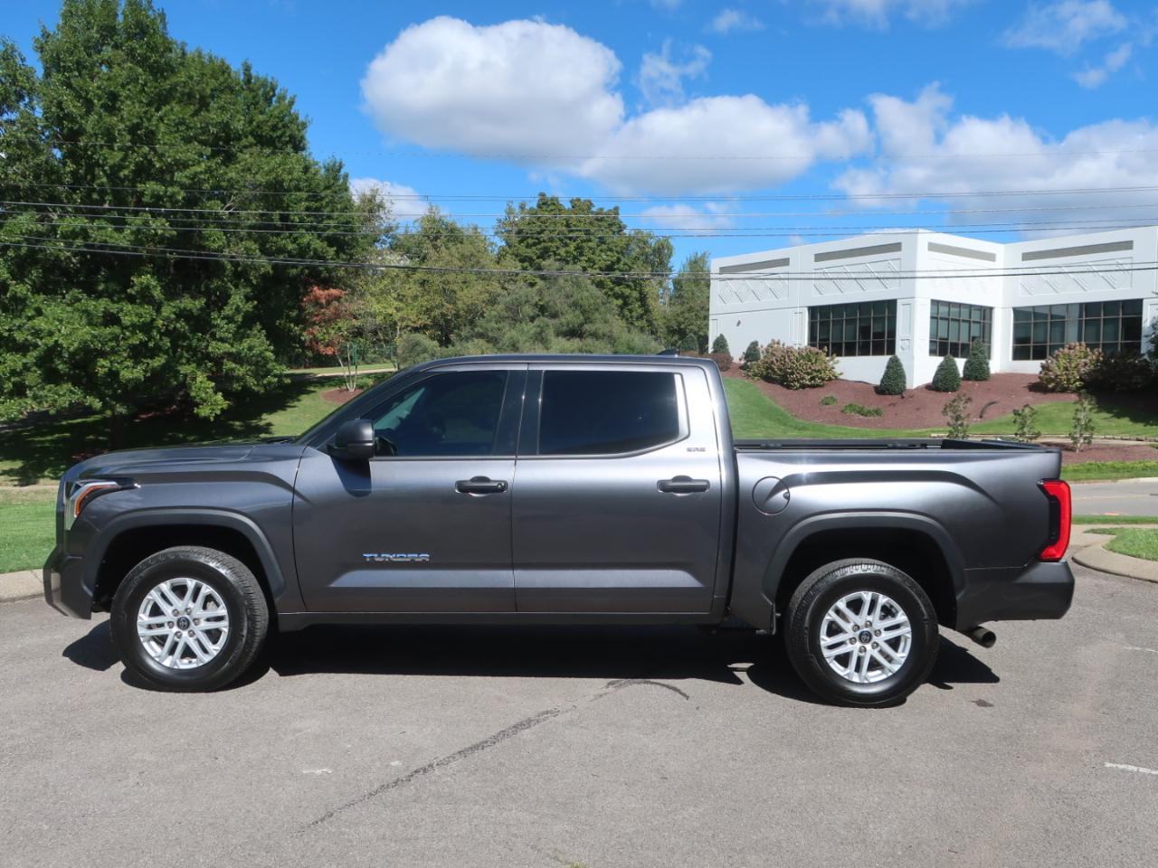 Toyota Tundra SR5 CrewMax 4WD 2023