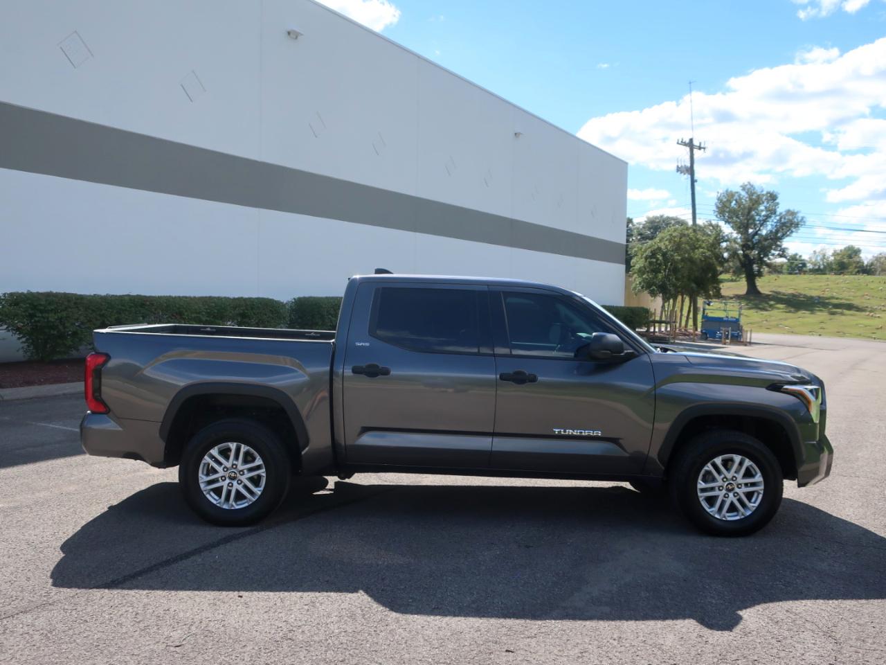 Toyota Tundra SR5 CrewMax 4WD 2023