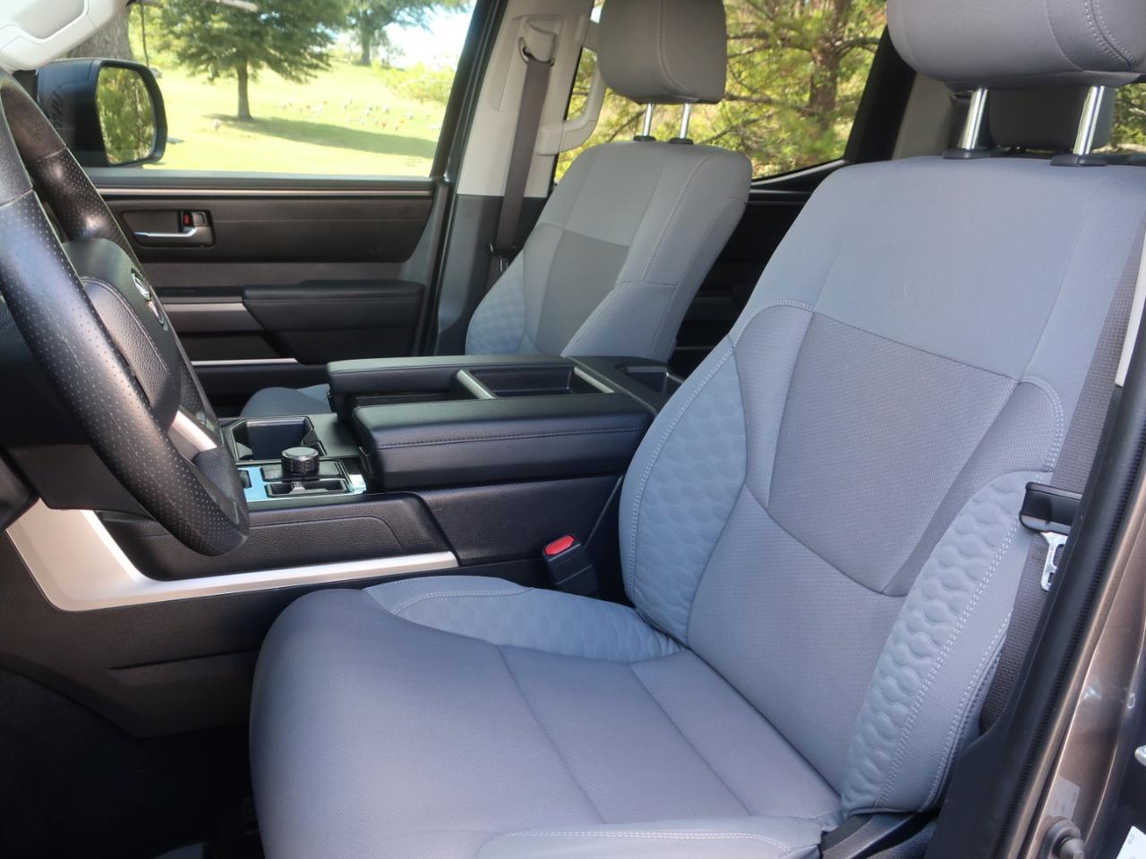 Toyota Tundra SR5 CrewMax 4WD 2023