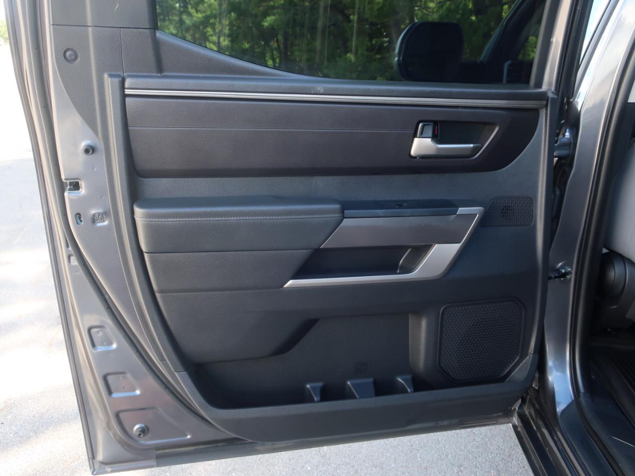 Toyota Tundra SR5 CrewMax 4WD 2023