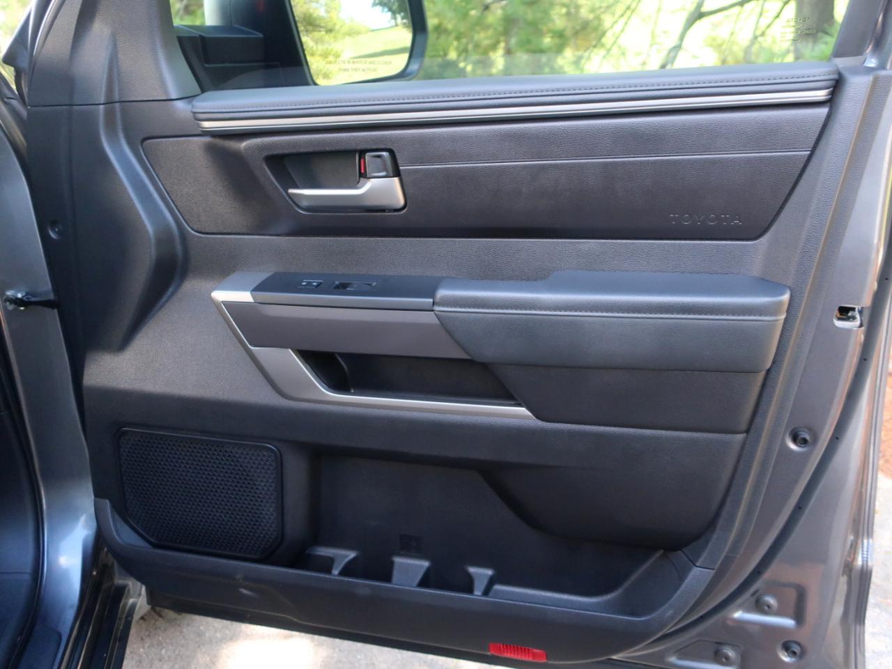 Toyota Tundra SR5 CrewMax 4WD 2023