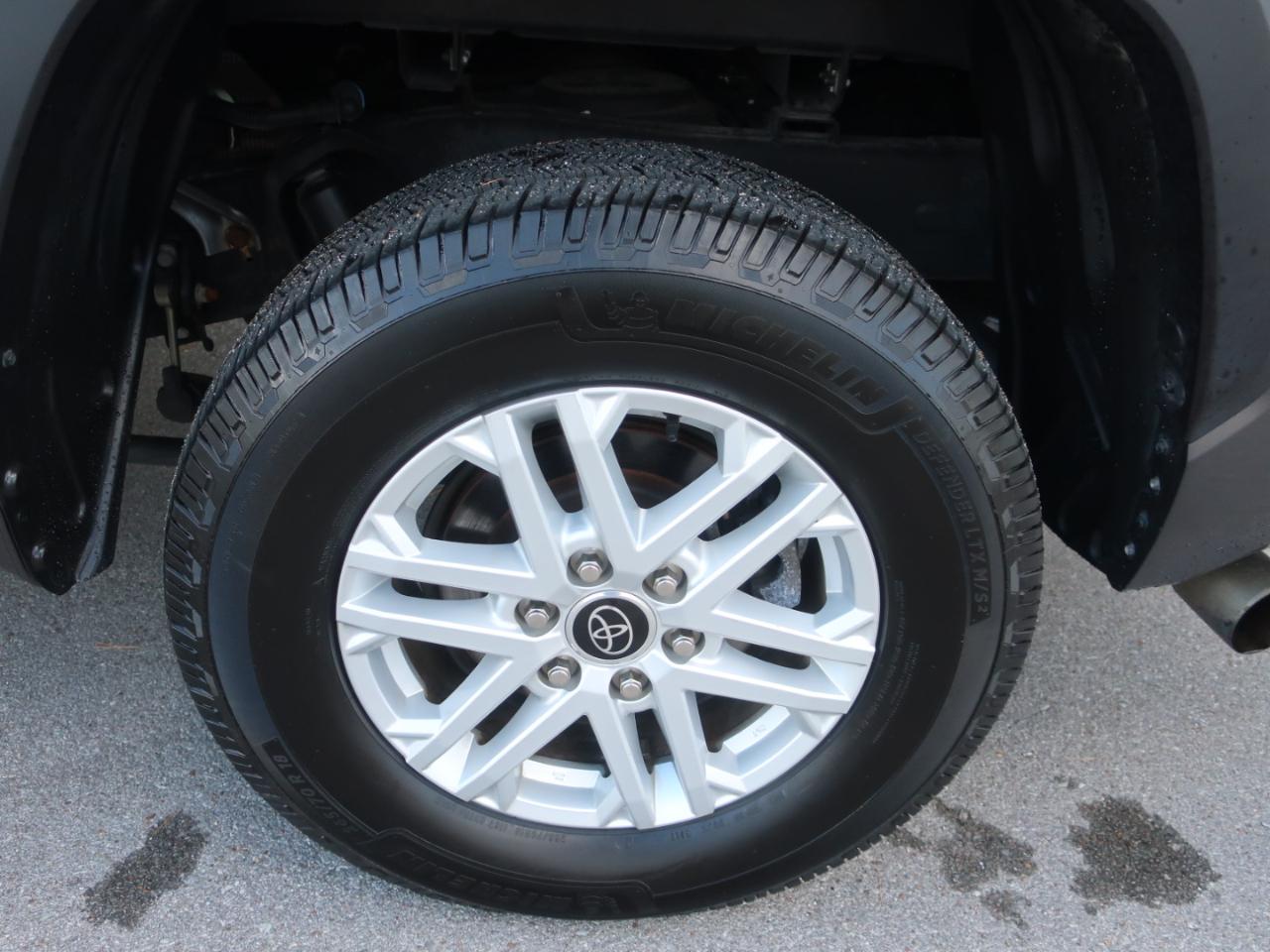 Toyota Tundra SR5 CrewMax 4WD 2023