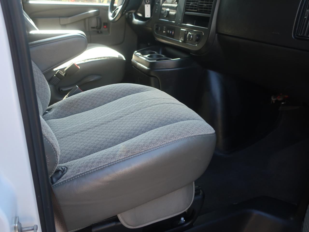 Chevrolet Express LS 3500 Extended 2023