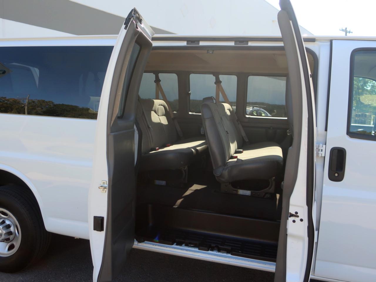 Chevrolet Express LS 3500 Extended 2023