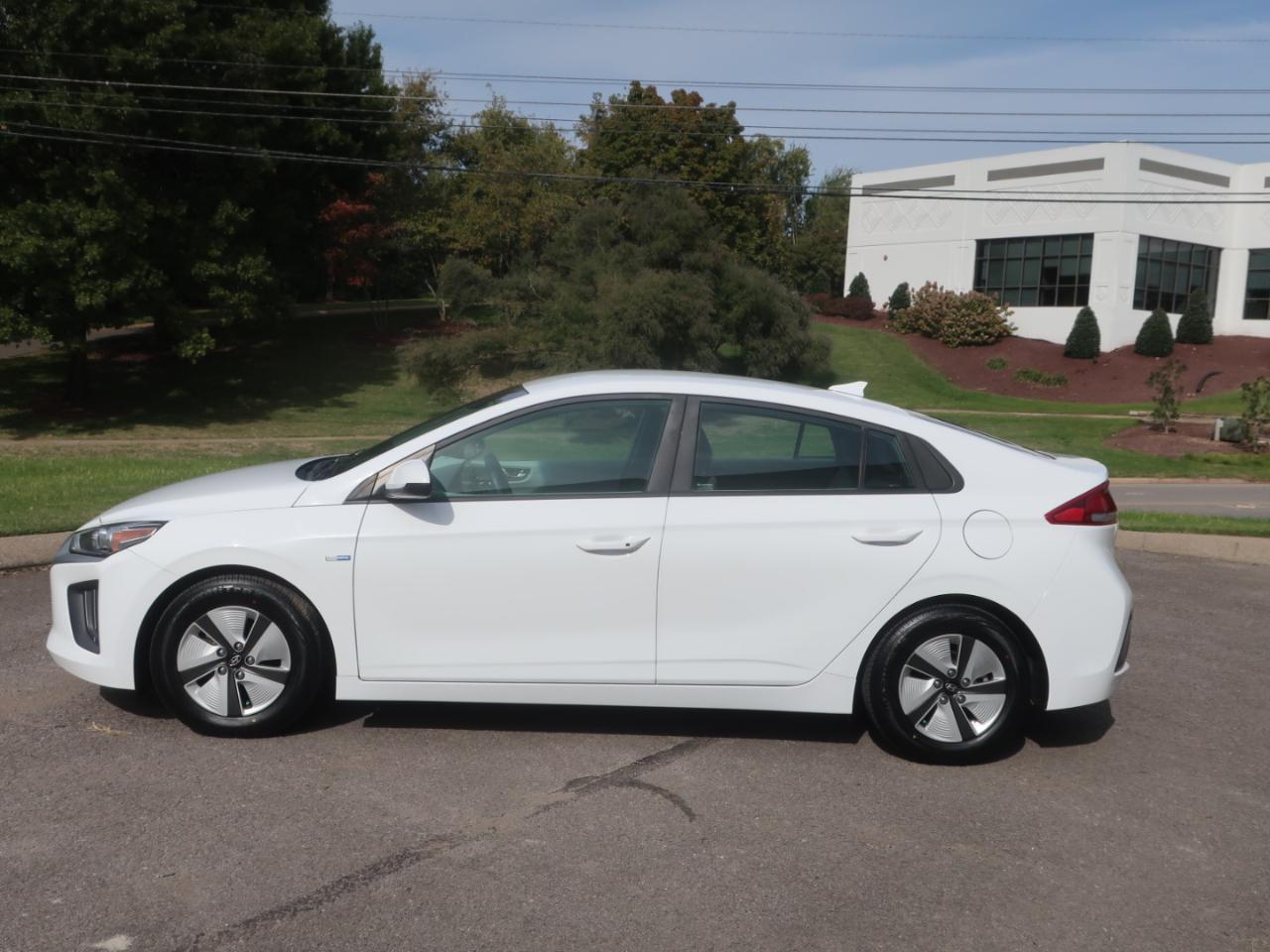 Hyundai Ioniq Hybrid Blue 2020