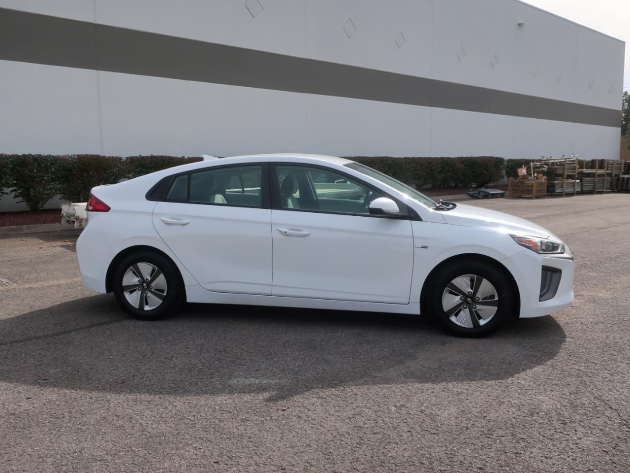 Hyundai Ioniq Hybrid Blue 2020
