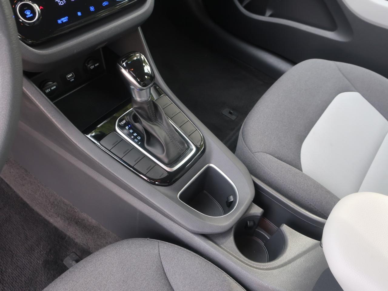 Hyundai Ioniq Hybrid Blue 2020