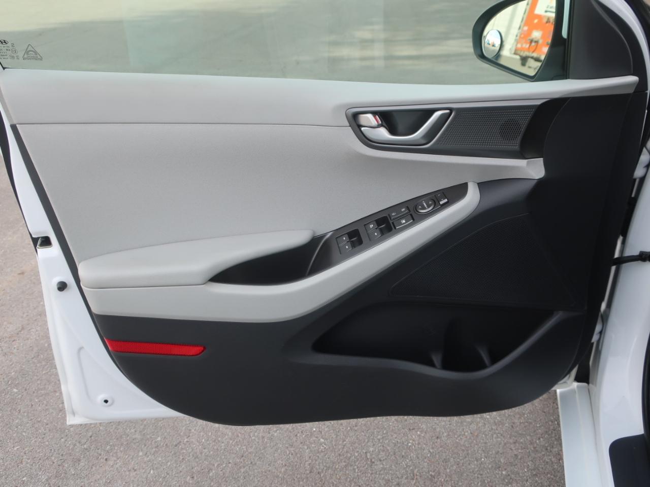 Hyundai Ioniq Hybrid Blue 2020