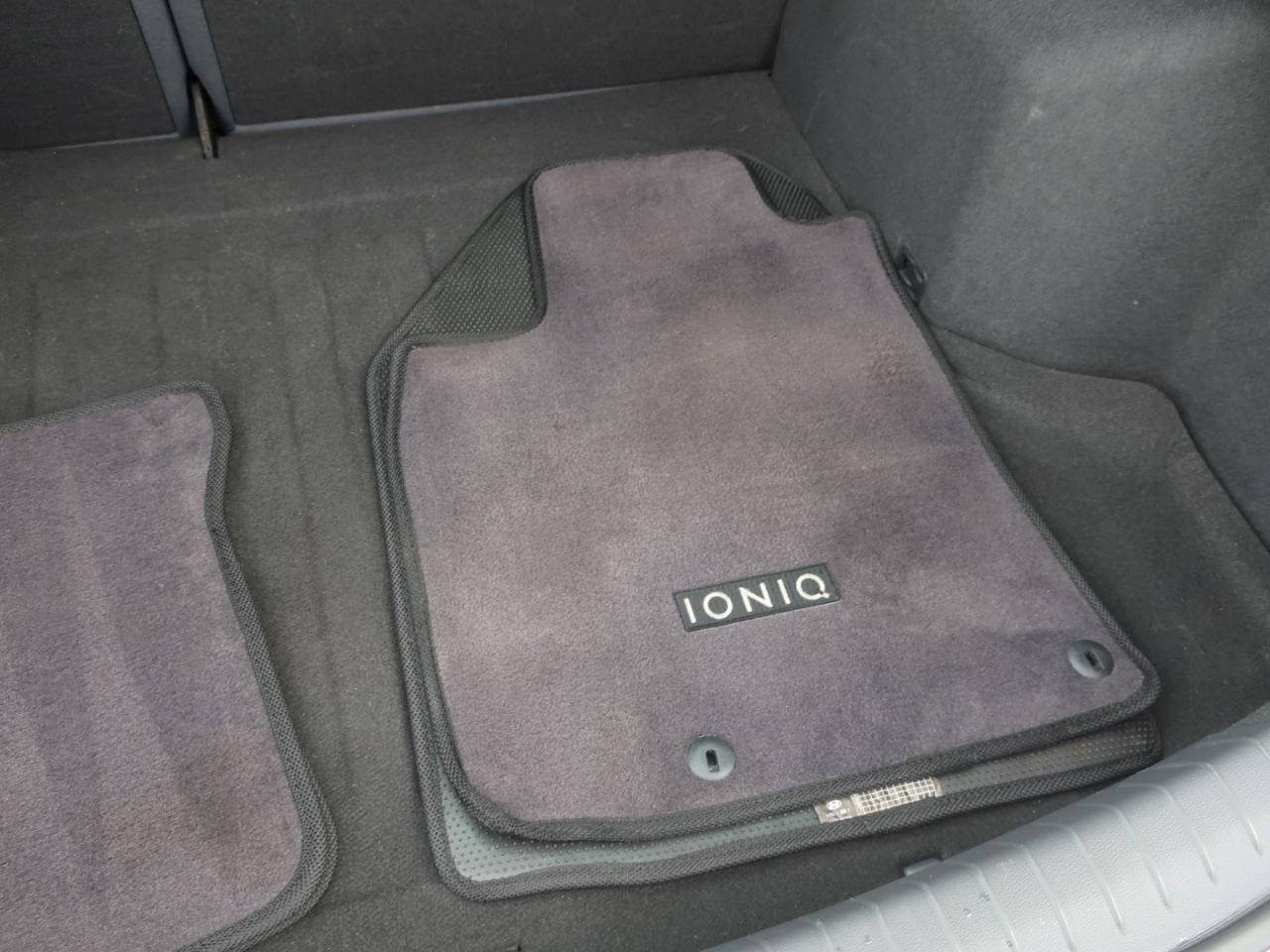 Hyundai Ioniq Hybrid Blue 2020