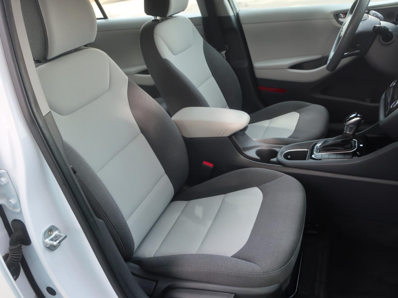 Hyundai Ioniq Hybrid Blue 2020