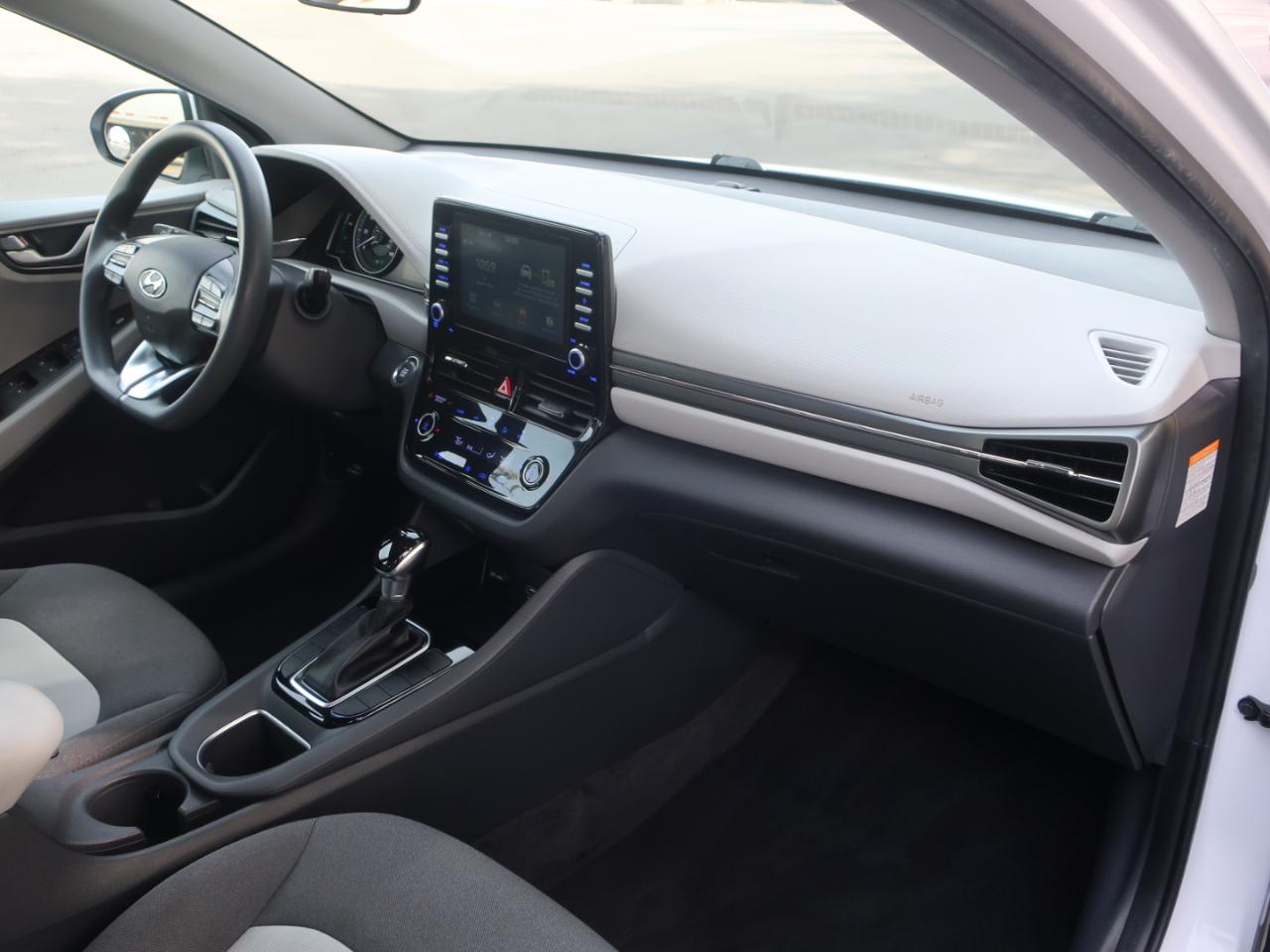 Hyundai Ioniq Hybrid Blue 2020