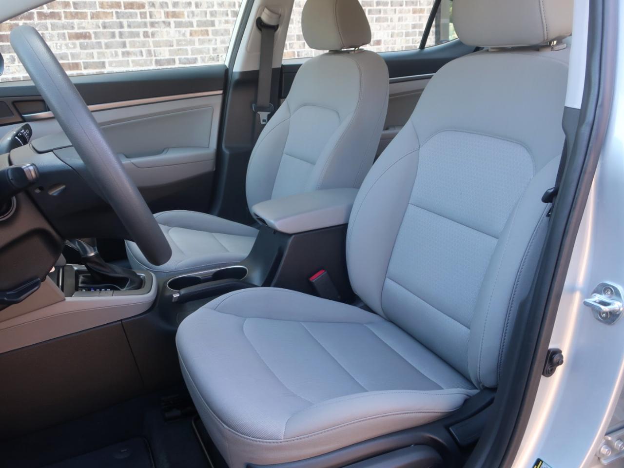 Hyundai Elantra SEL 2.0L Auto 2018