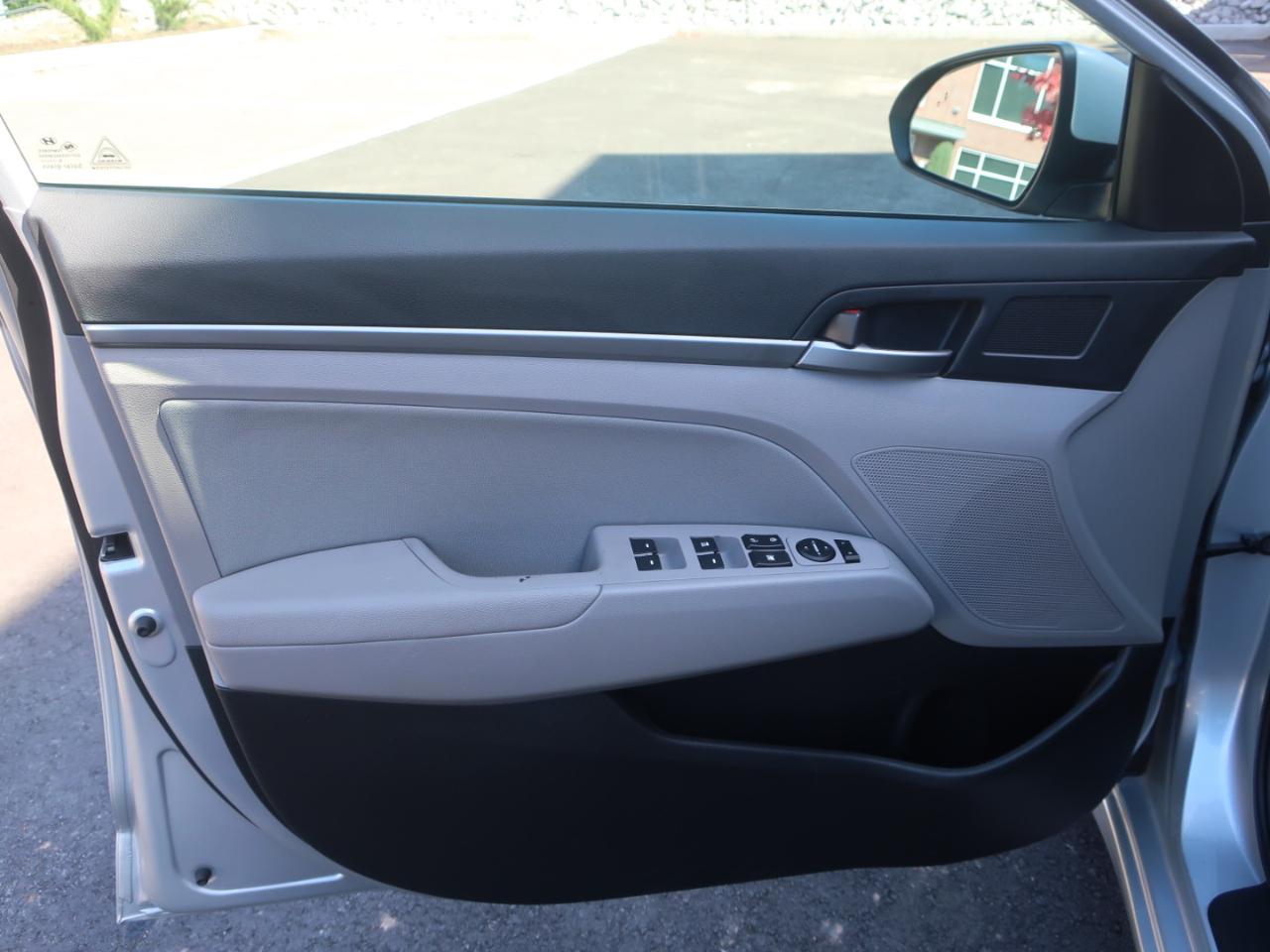 Hyundai Elantra SEL 2.0L Auto 2018