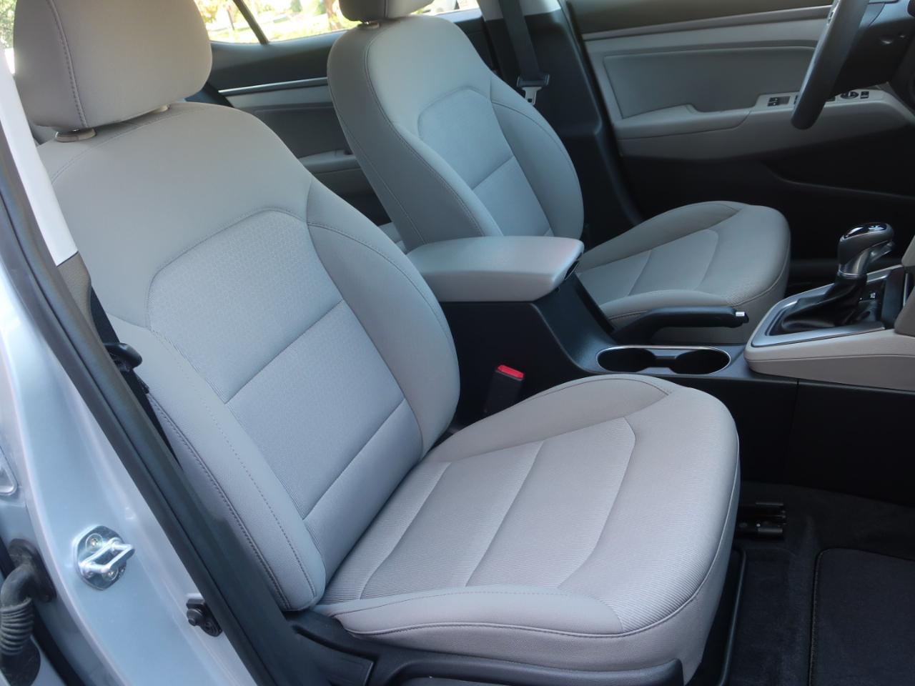 Hyundai Elantra SEL 2.0L Auto 2018