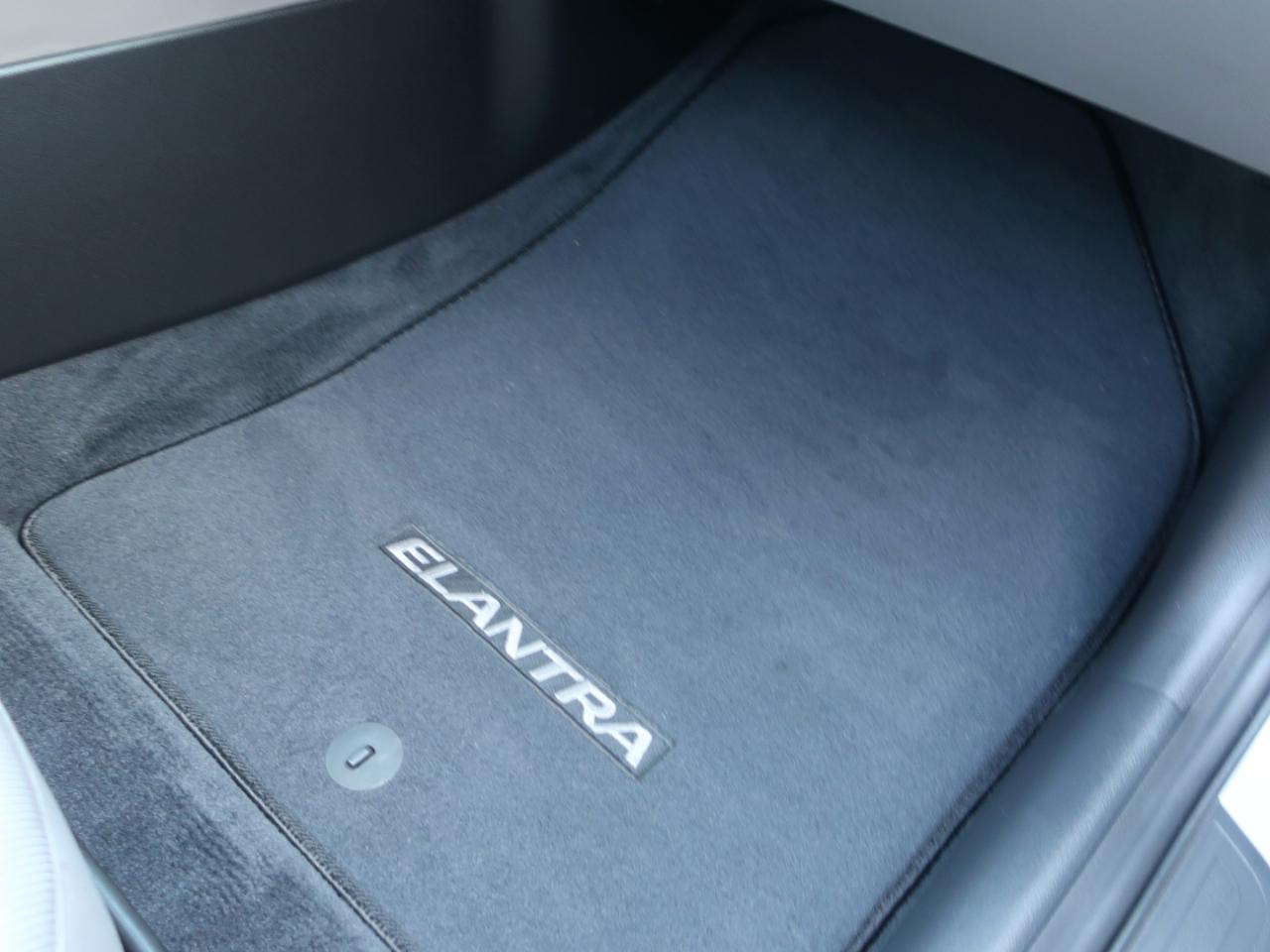 Hyundai Elantra SEL 2.0L Auto 2018