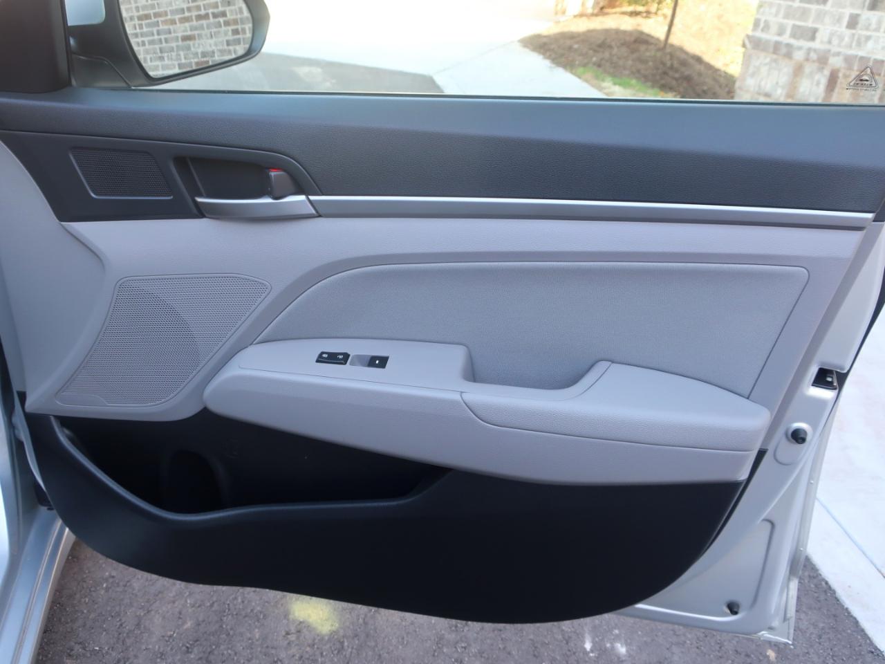 Hyundai Elantra SEL 2.0L Auto 2018