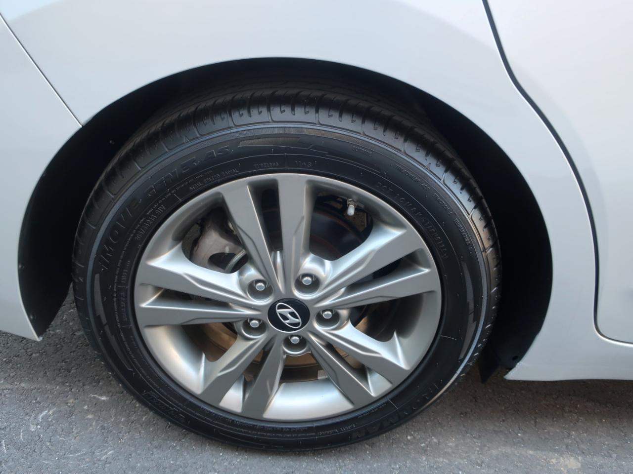 Hyundai Elantra SEL 2.0L Auto 2018