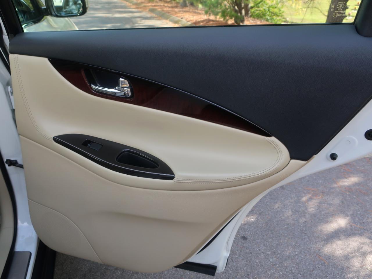 Infiniti QX50 AWD 2016