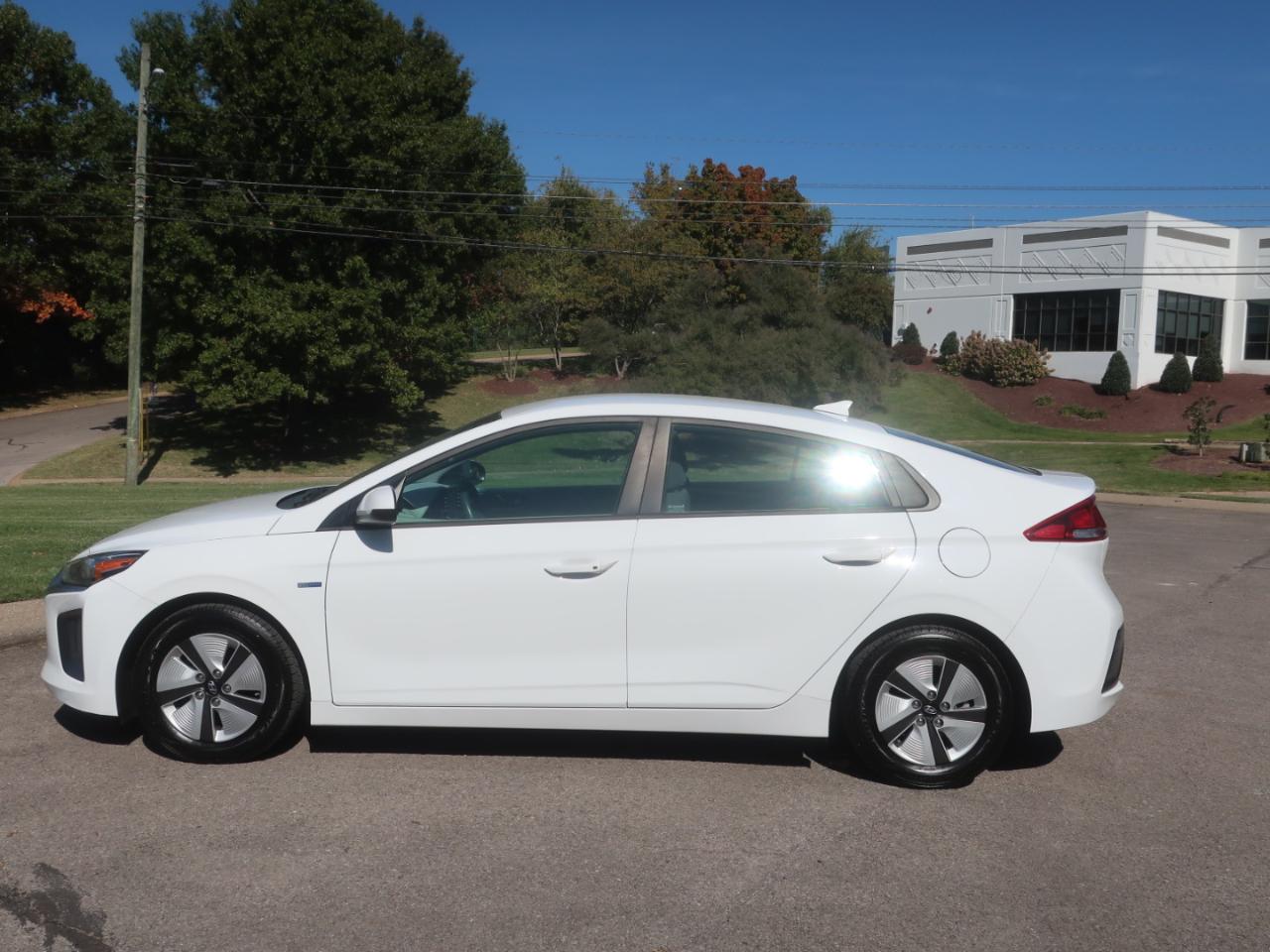 Hyundai Ioniq Hybrid Blue 2020