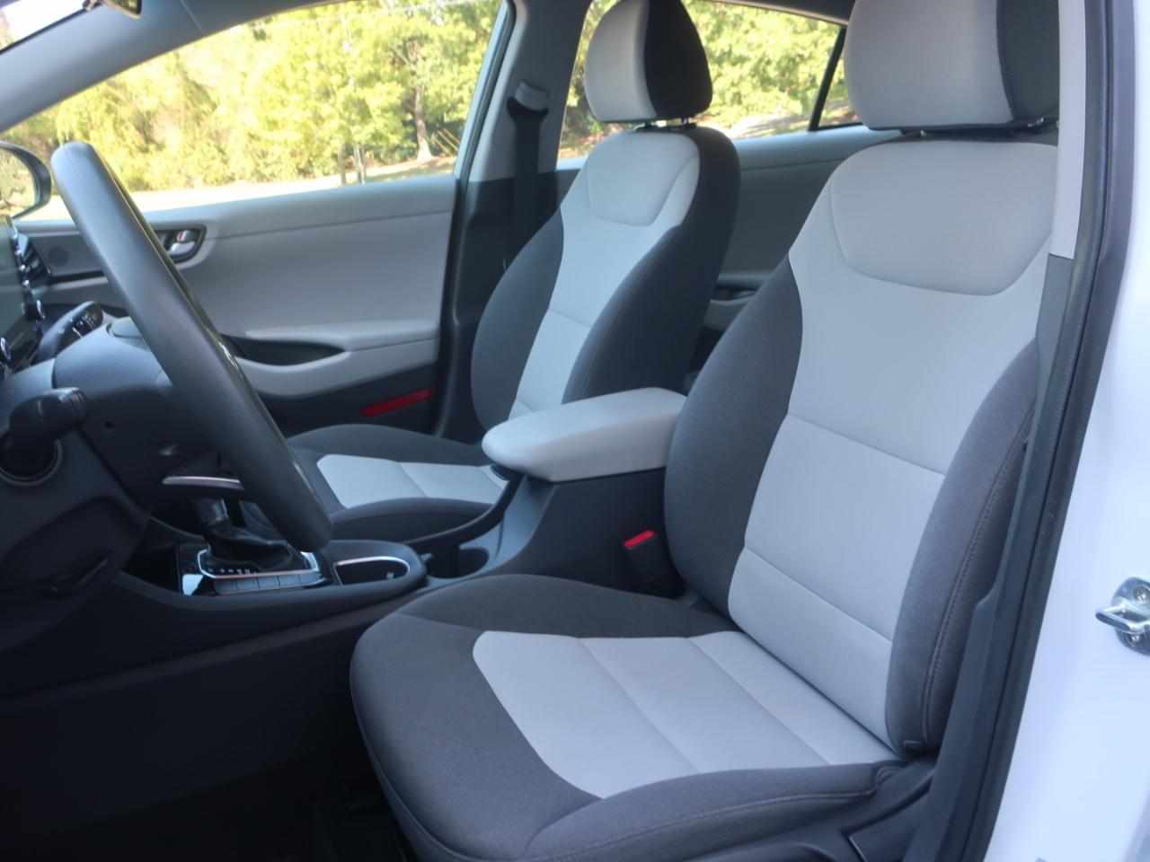 Hyundai Ioniq Hybrid Blue 2020