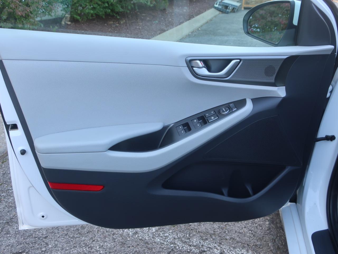 Hyundai Ioniq Hybrid Blue 2020