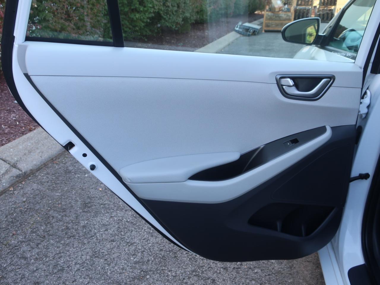 Hyundai Ioniq Hybrid Blue 2020