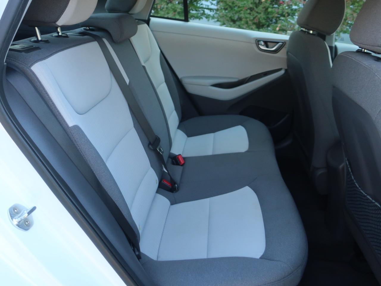 Hyundai Ioniq Hybrid Blue 2020