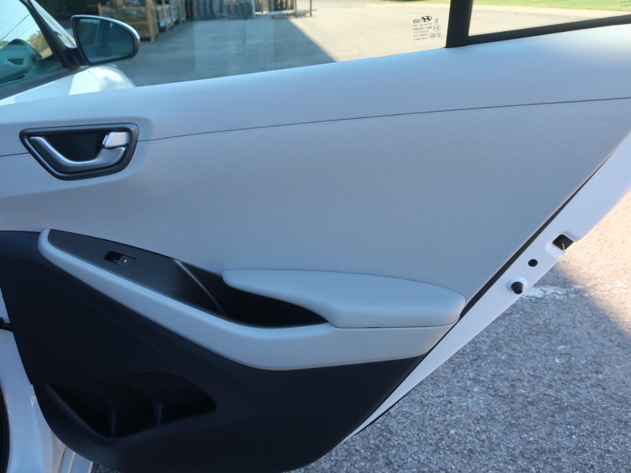 Hyundai Ioniq Hybrid Blue 2020