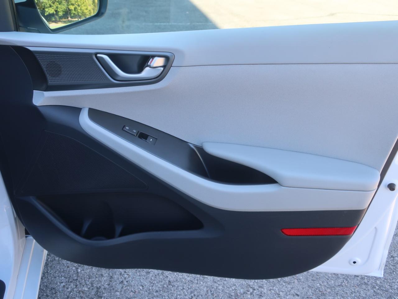 Hyundai Ioniq Hybrid Blue 2020