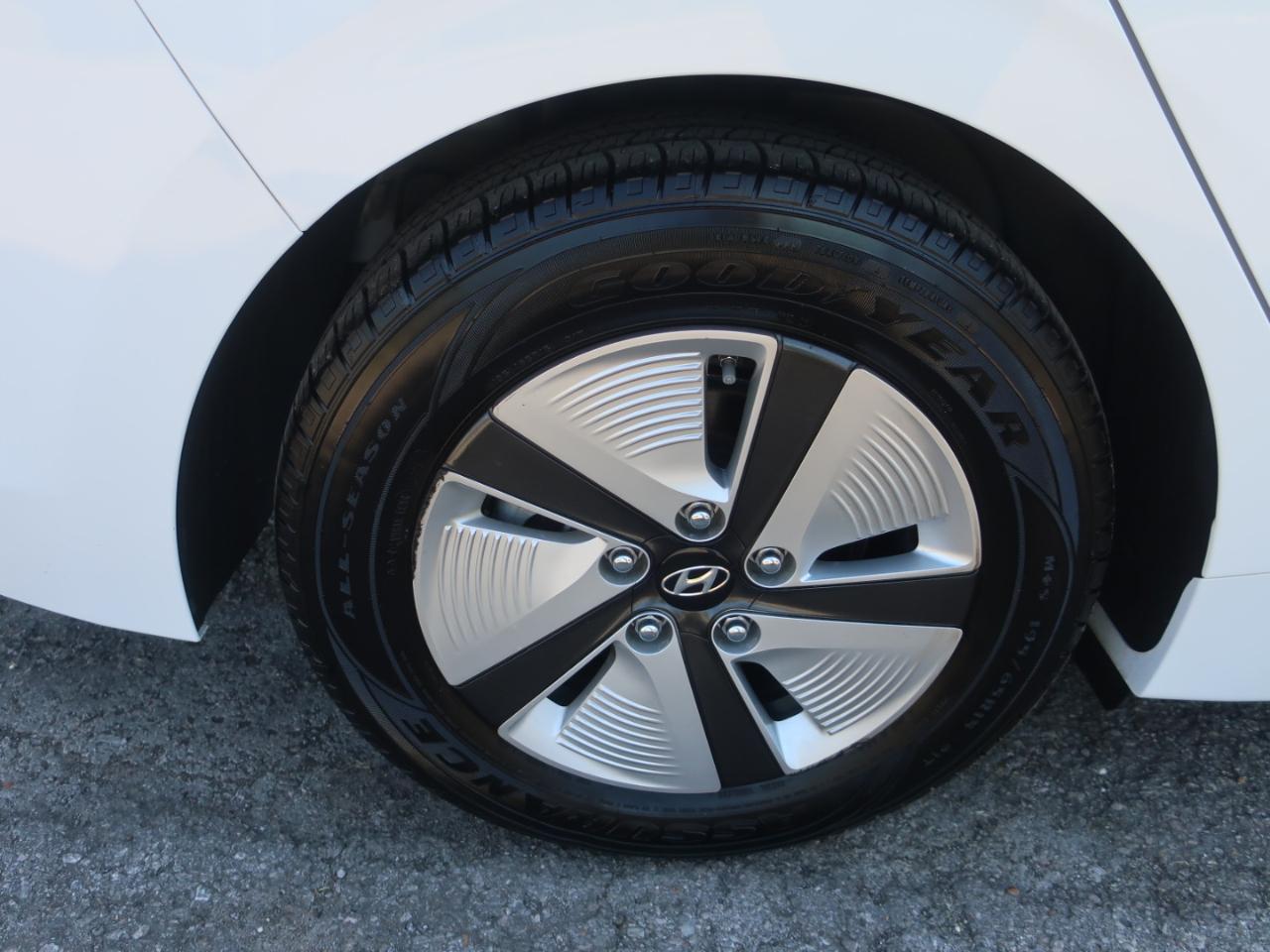 Hyundai Ioniq Hybrid Blue 2020