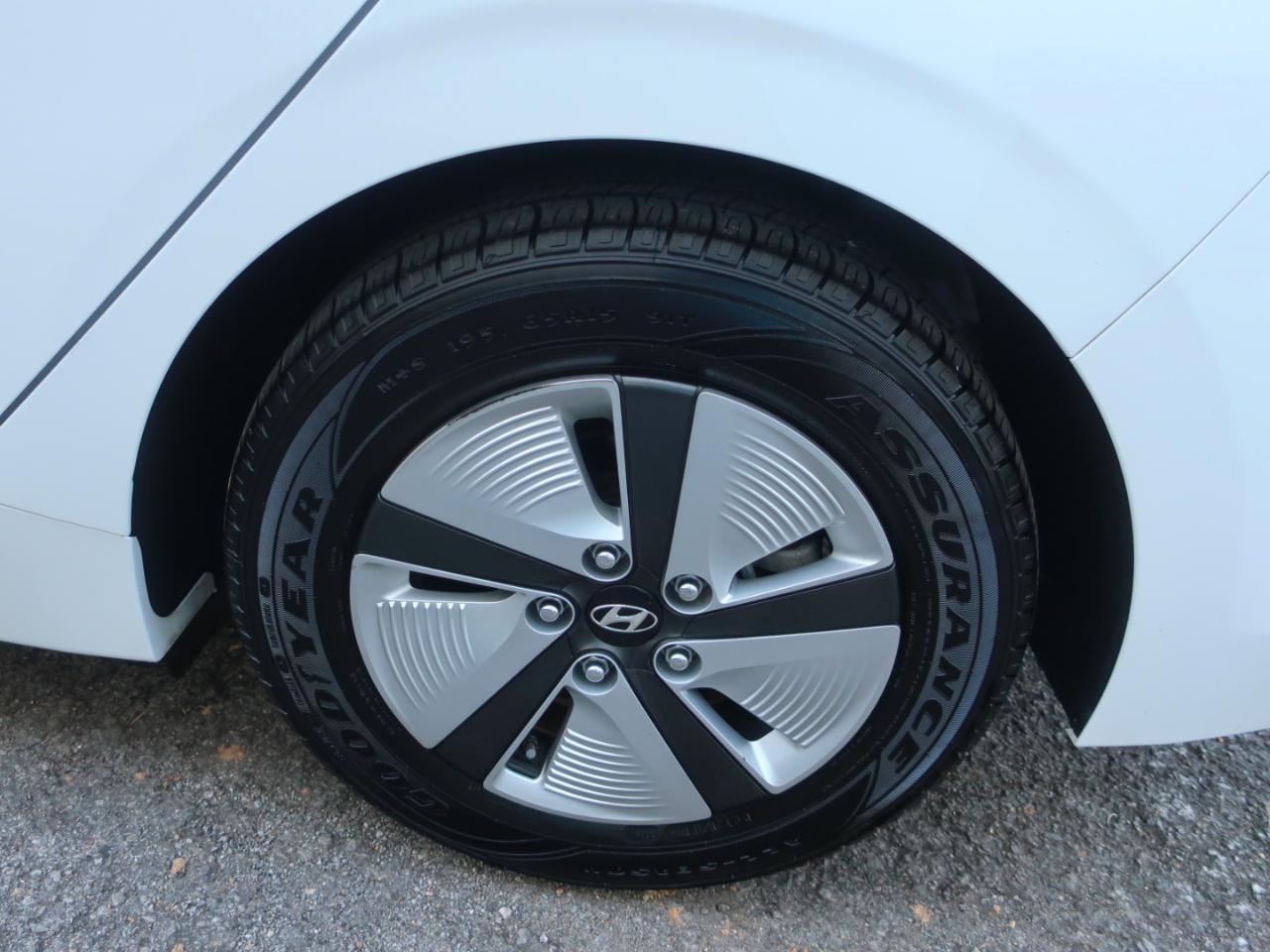 Hyundai Ioniq Hybrid Blue 2020