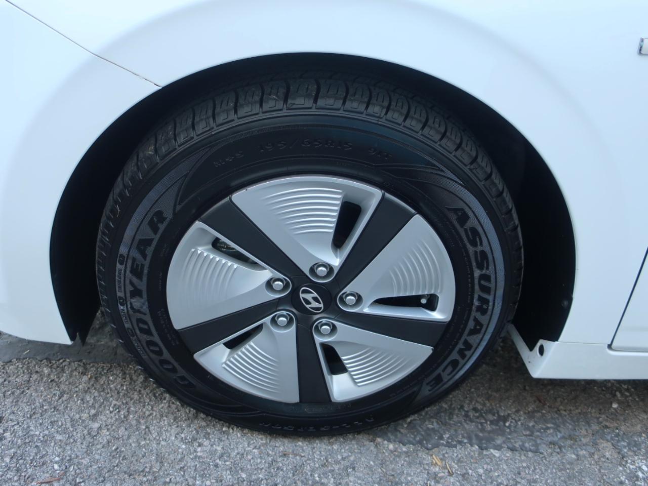 Hyundai Ioniq Hybrid Blue 2020