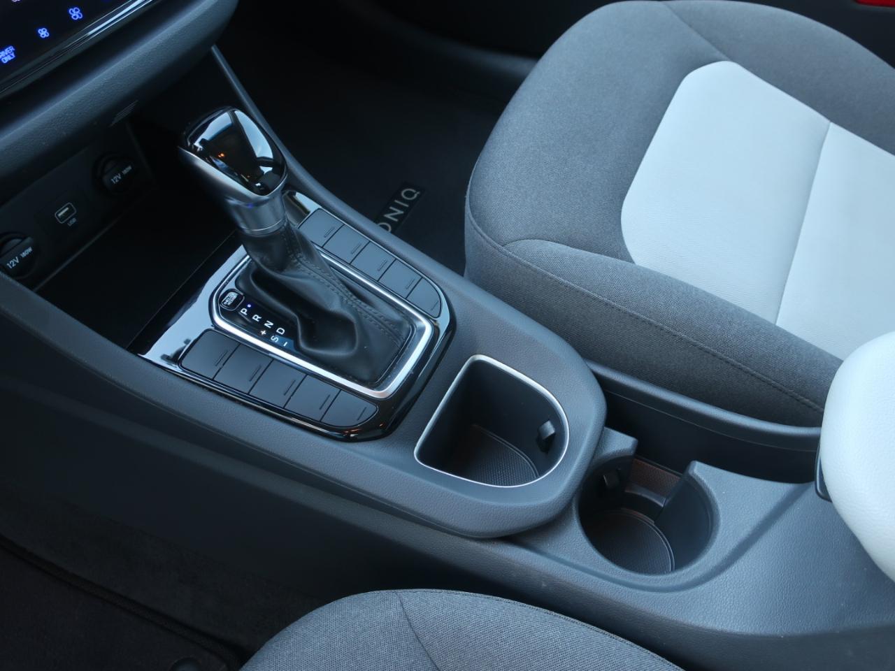 Hyundai Ioniq Hybrid Blue 2020