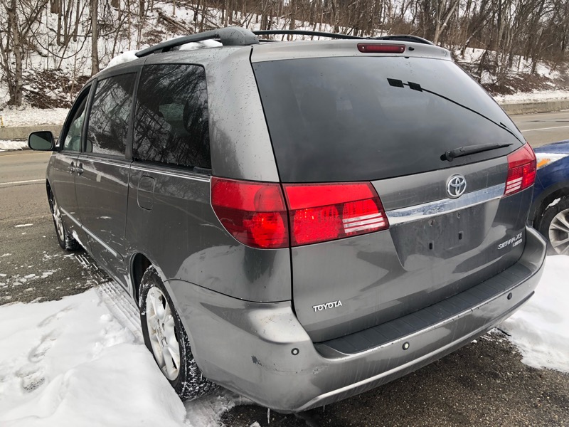 Toyota Sienna XLE 2005