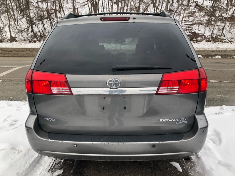 Toyota Sienna XLE 2005