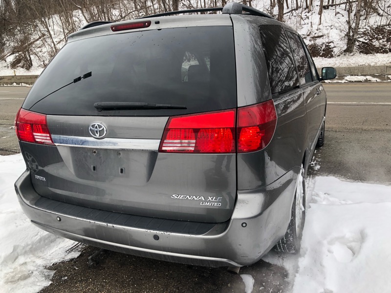 Toyota Sienna XLE 2005