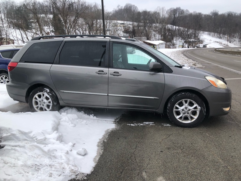Toyota Sienna XLE 2005