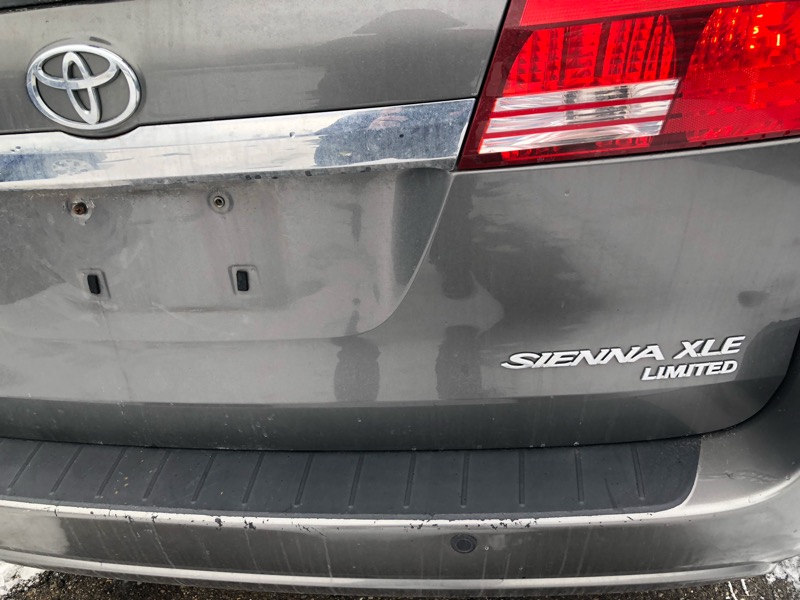 Toyota Sienna XLE 2005