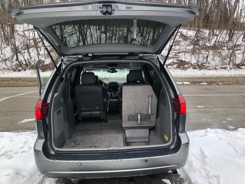 Toyota Sienna XLE 2005