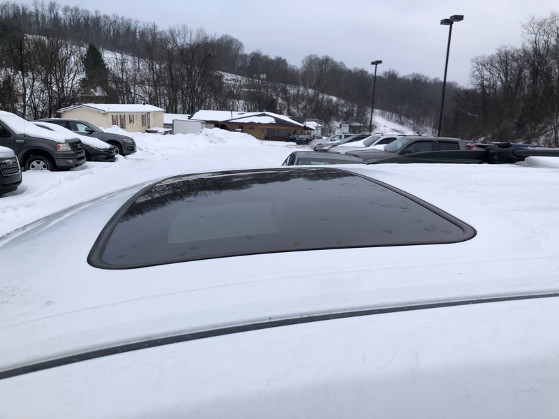 Toyota Sienna XLE AWD 7-Pass V6 2011