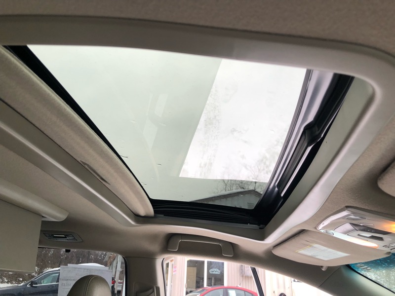 Toyota Sienna XLE AWD 7-Pass V6 2011