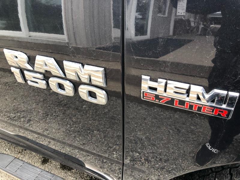 RAM 1500 Tradesman Quad Cab 4WD 2015
