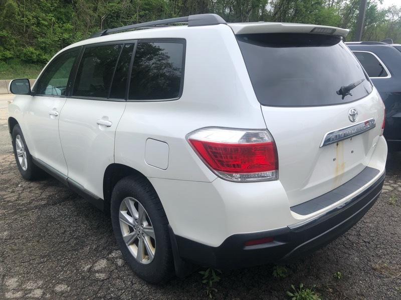 Toyota Highlander Base 4WD 2012