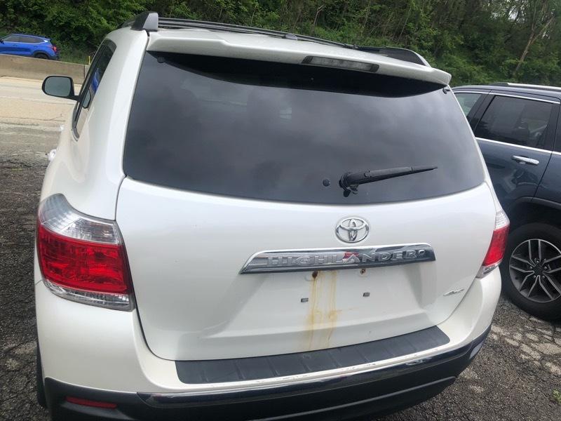 Toyota Highlander Base 4WD 2012