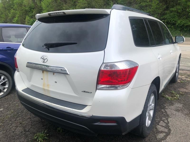 Toyota Highlander Base 4WD 2012
