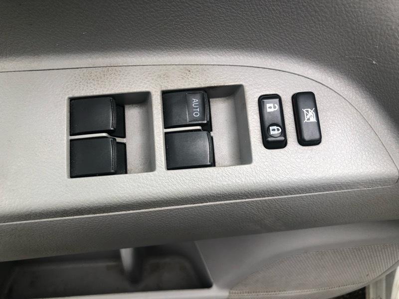 Toyota Highlander Base 4WD 2012